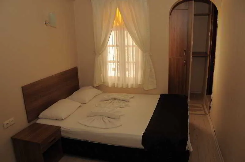 Og-Erim Hotel كوشاداسيه
