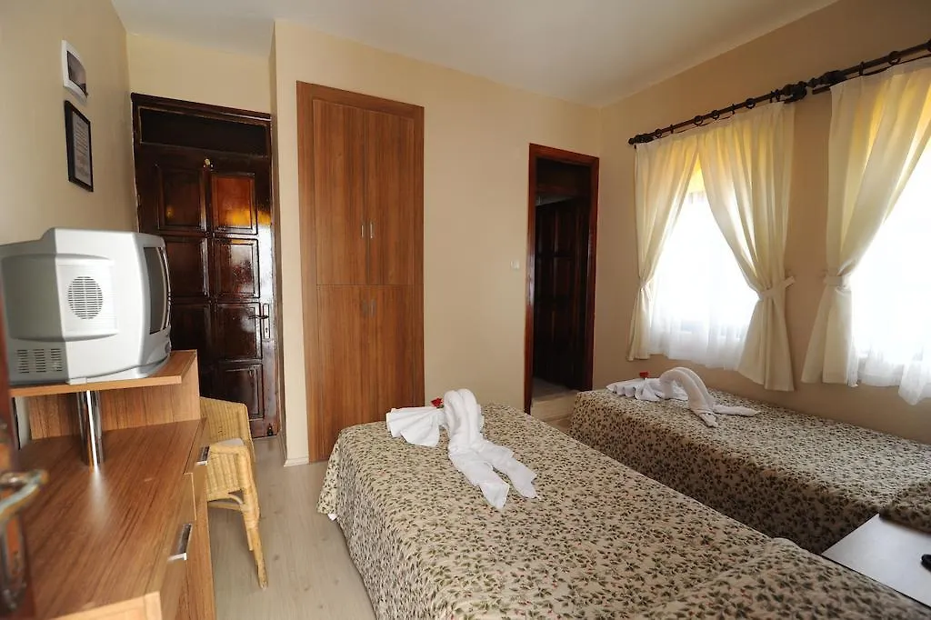 Og-Erim Hotel كوشاداسيه