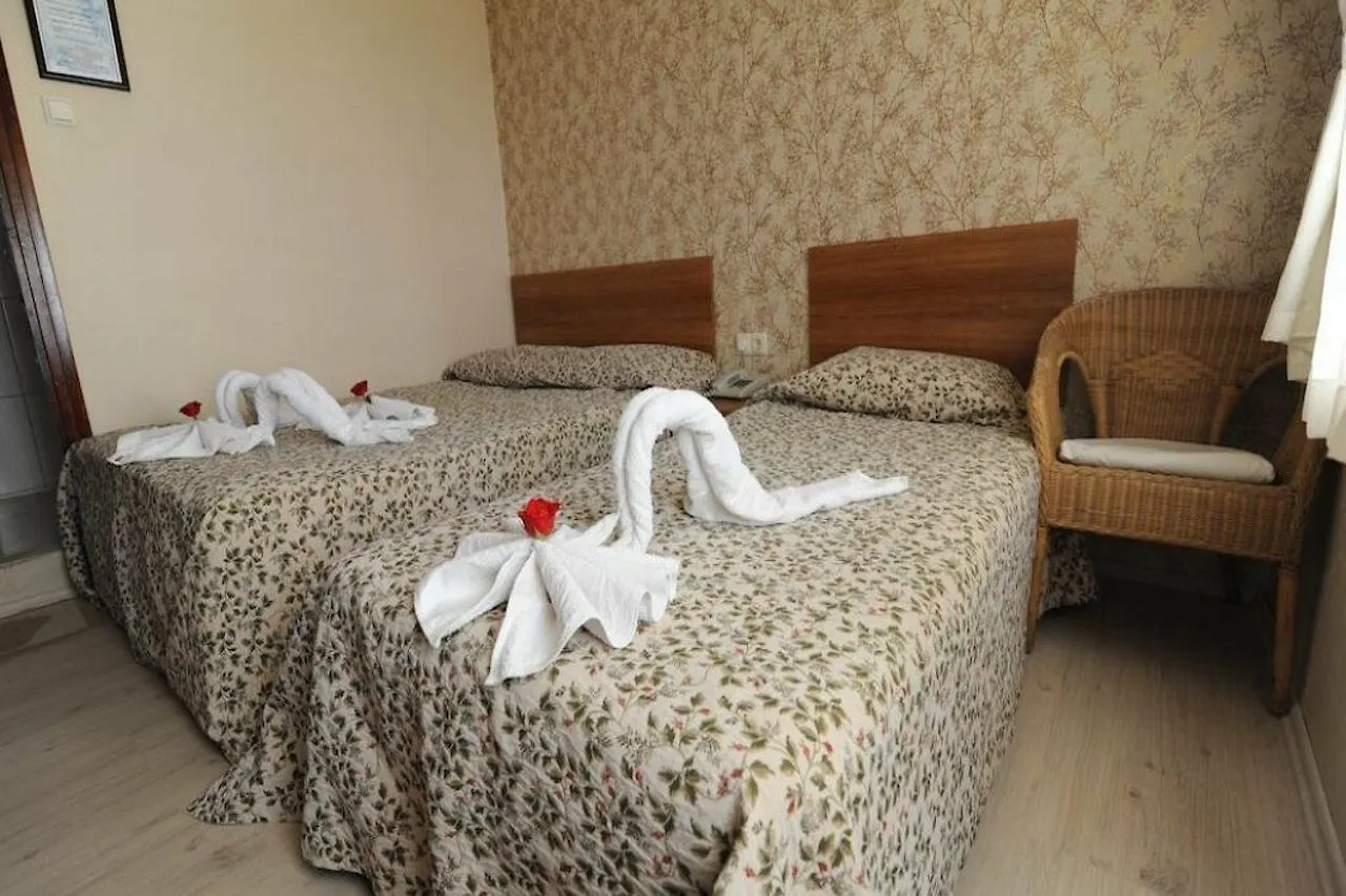 Og-Erim Hotel Kuşadası 2*,