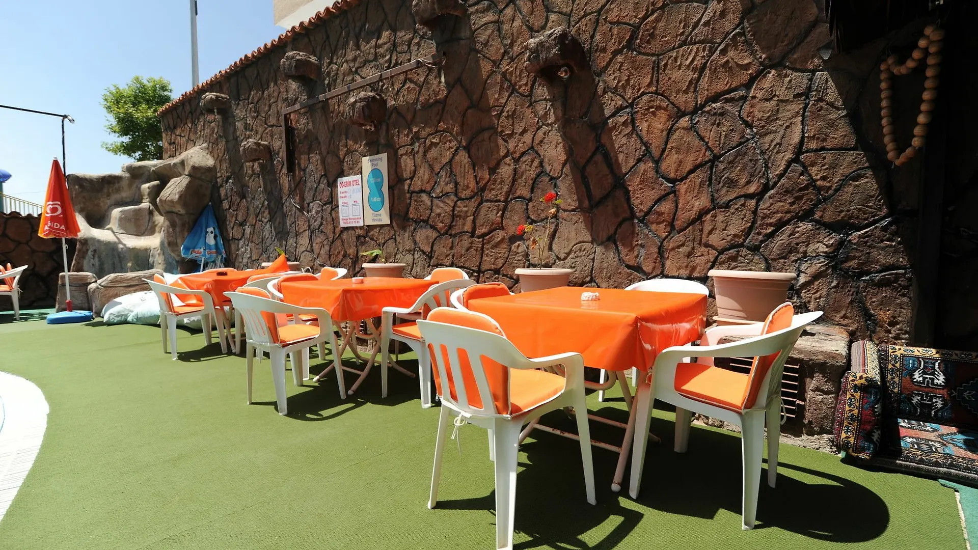 Og-Erim Hotel Κουσάντασι 2*,
